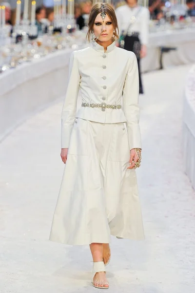 Look 11